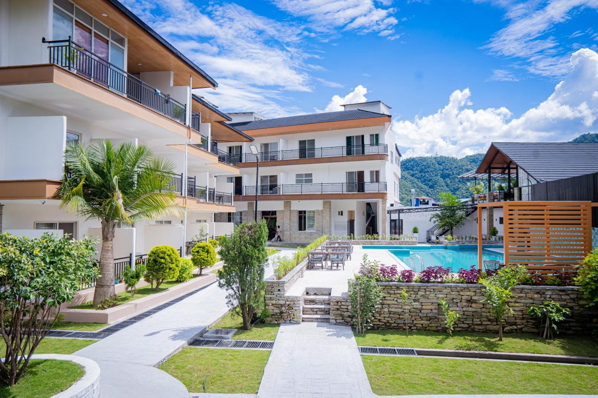 Majestic Lake Front Hotel & Suites Pokhara Exterior foto