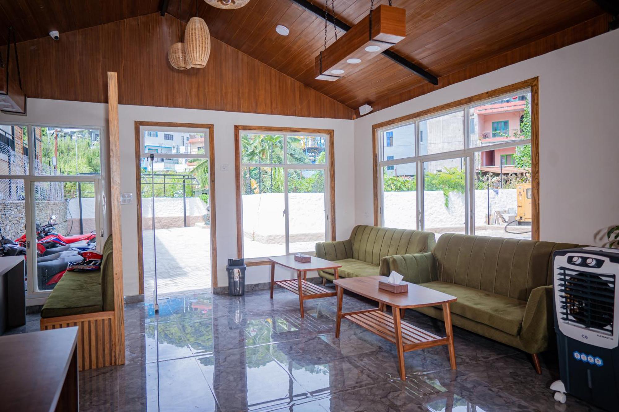 Majestic Lake Front Hotel & Suites Pokhara Exterior foto