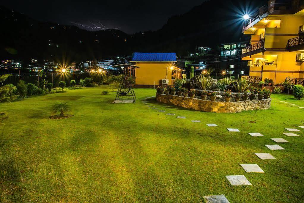 Majestic Lake Front Hotel & Suites Pokhara Exterior foto