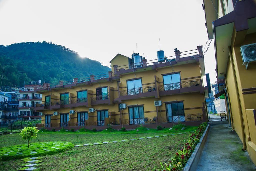 Majestic Lake Front Hotel & Suites Pokhara Exterior foto